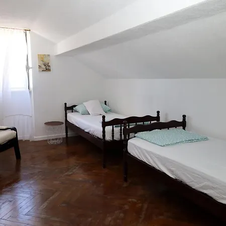 Apartment Dajana Supetar